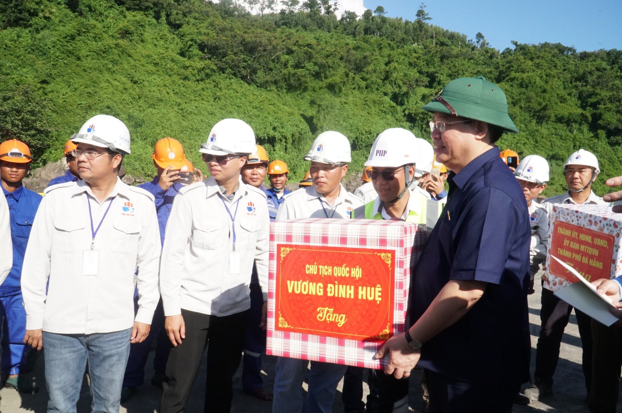 Chủ tịch Quốc hội Vương Đ&igrave;nh Huệ: Cảng Li&ecirc;n Chiểu l&agrave; động lực d&agrave;i hạn cho Đ&agrave; Nẵng - Ảnh 5.