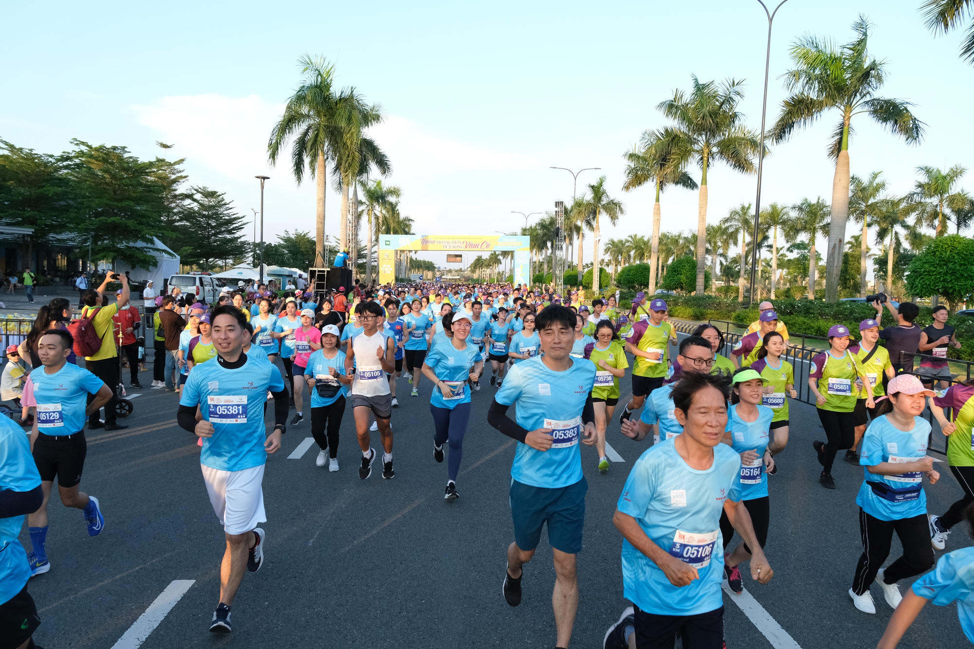 Gần 2.000 vận động viên tham gia Giải Nông thôn Việt Marathon - Long An 2023 - Ảnh 4.