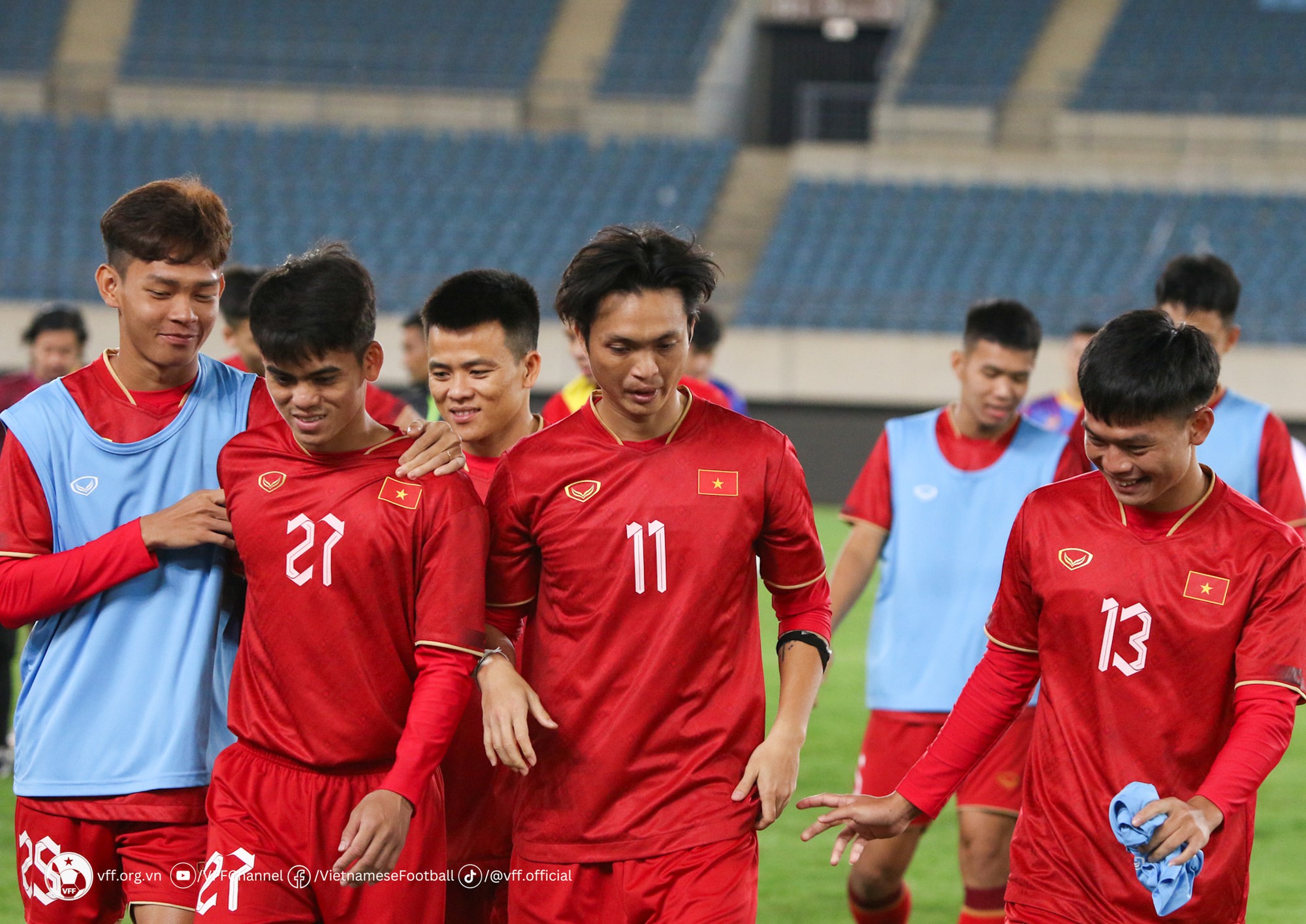 Thứ trưởng Hoàng Đạo Cương động viên tuyển Việt Nam trước vòng loại World Cup