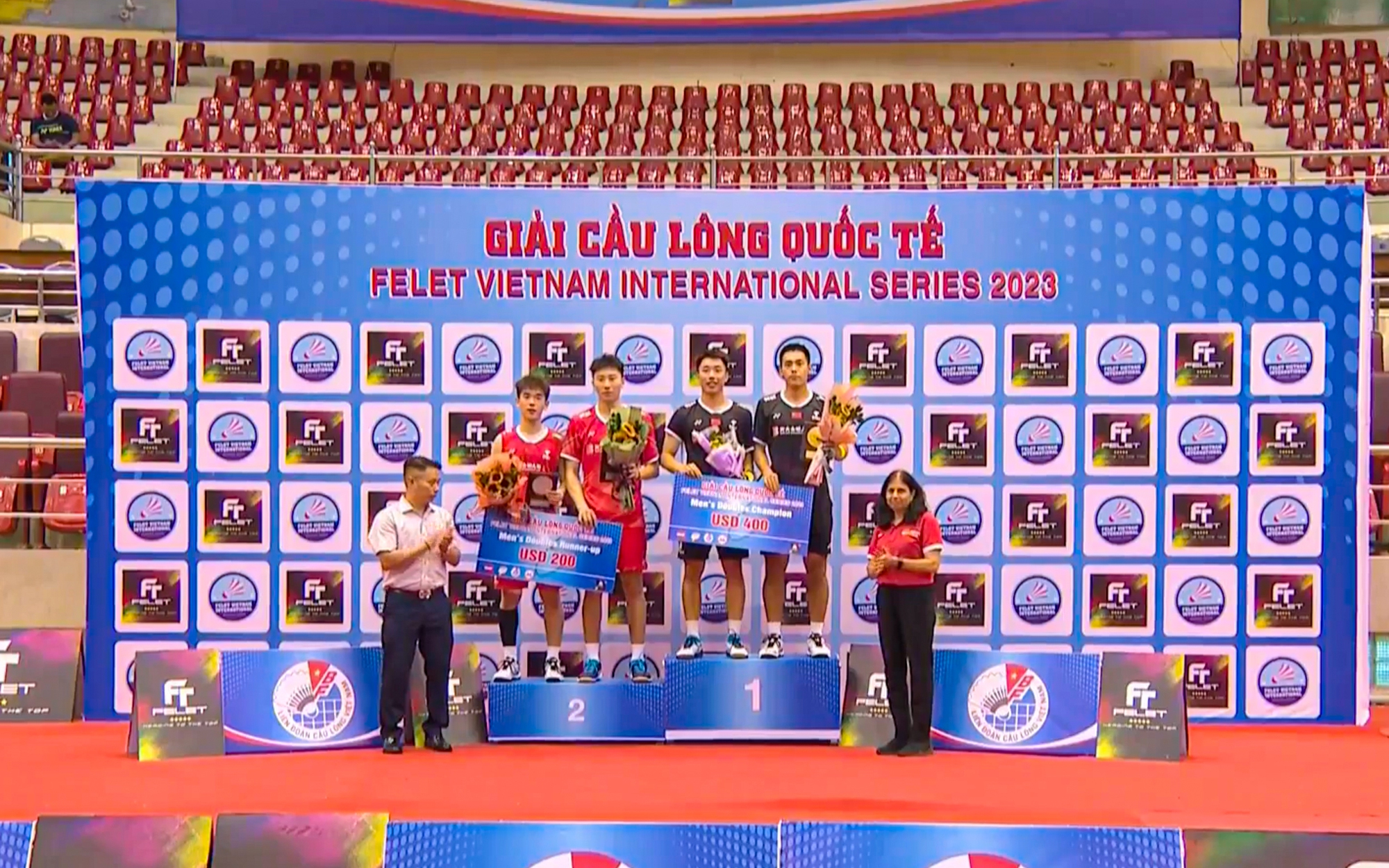 Cặp VĐV Văn Hải - V&acirc;n Anh gi&agrave;nh  &Aacute; qu&acirc;n giải cầu l&ocirc;ng FELET Vietnam International Series 2023 - Ảnh 7.