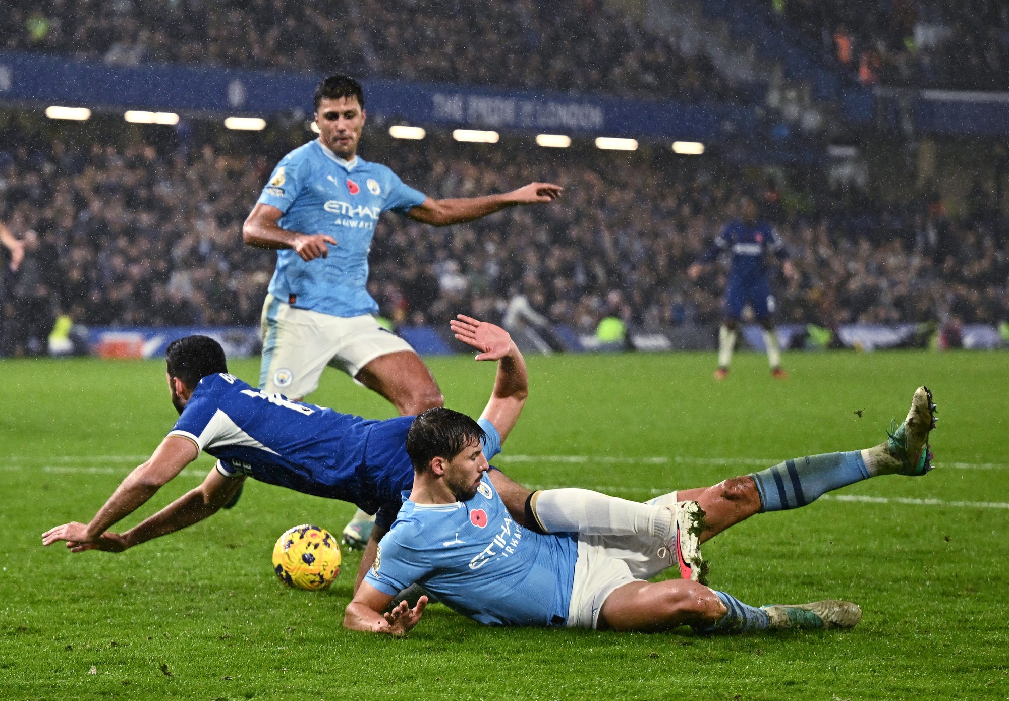 Rượt đuổi nghẹt thở, Chelsea chia điểm trận cầu 8 b&agrave;n với Man City - Ảnh 11.