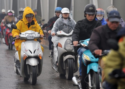 Miền Bắc đón đợt rét đầu tiên của mùa đông, miền Trung mưa rất to