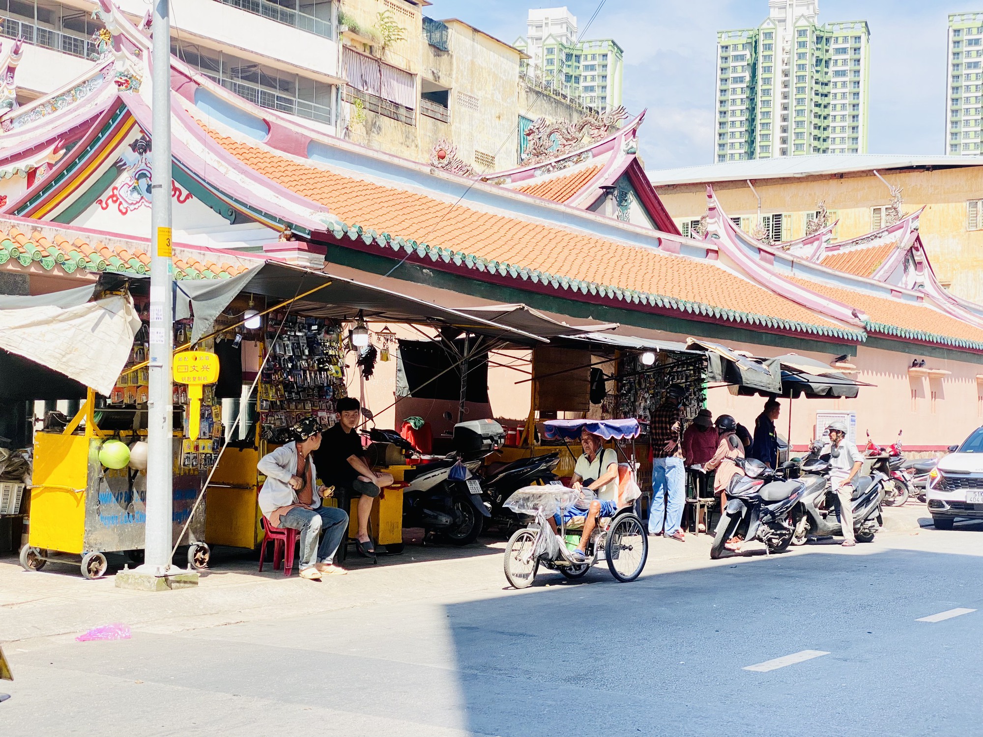 Phố văn ph&ograve;ng phẩm Ph&ugrave;ng Hưng ở TP HCM c&oacute; g&igrave; đặc biệt? - Ảnh 10.