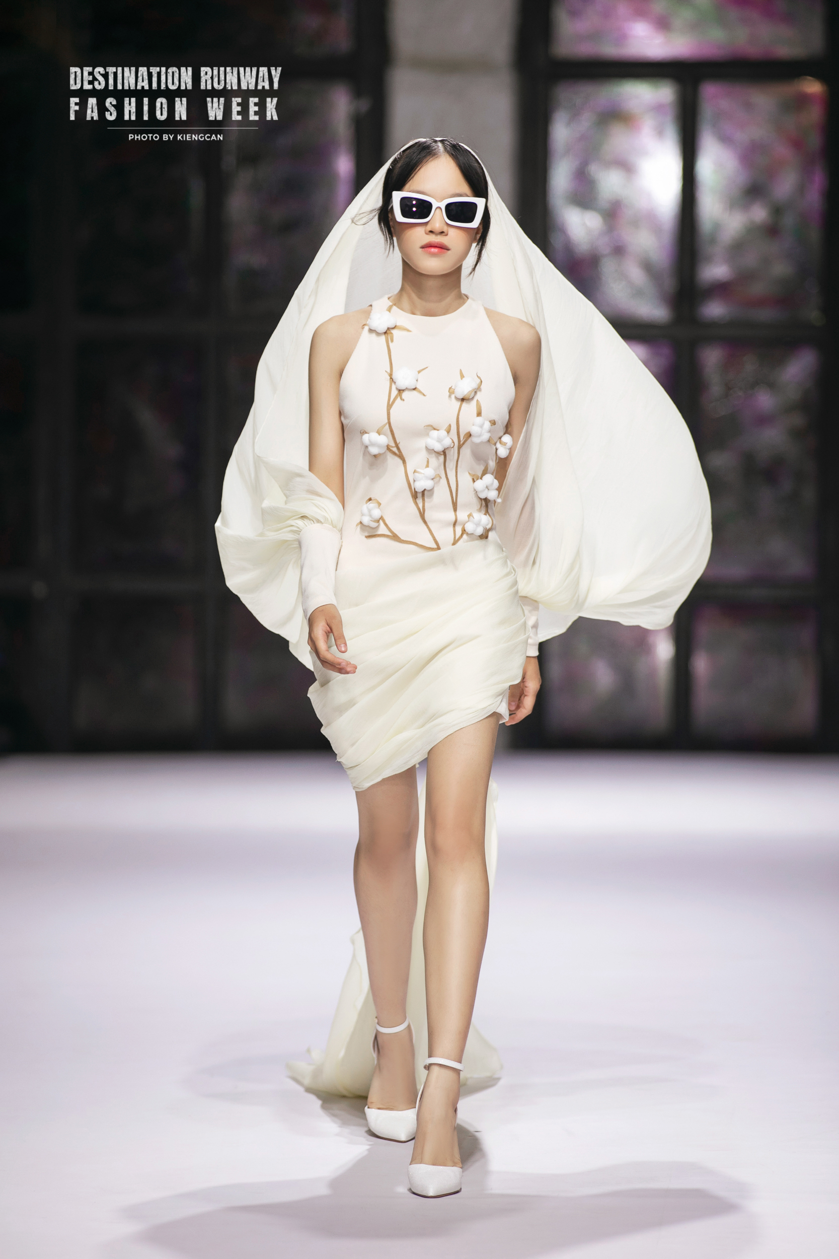 Loạt mẫu nhí nhà Xuân Lan tỏa sáng trên sàn catwalk - Ảnh 15.