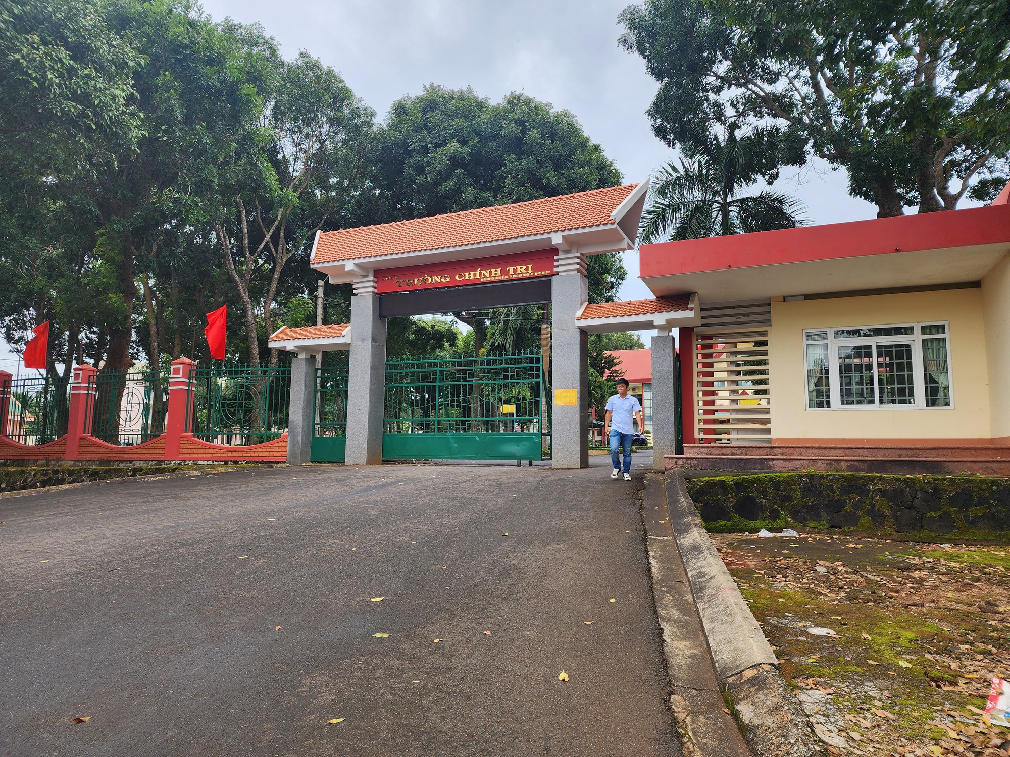 L&atilde;nh đạo Trường Ch&iacute;nh trị Đắk Lắk l&ecirc;n tiếng về c&aacute;c sai phạm kinh tế - Ảnh 2.