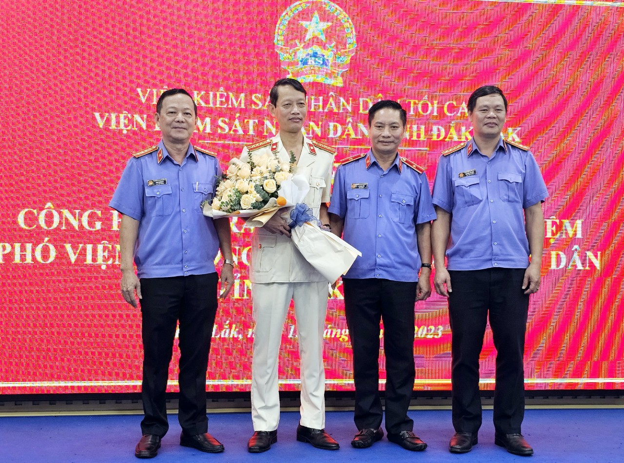 Bổ nhiệm &ocirc;ng Phạm Quang Hưng l&agrave;m Ph&oacute; Viện trưởng VKSND tỉnh Đắk Lắk - Ảnh 4.