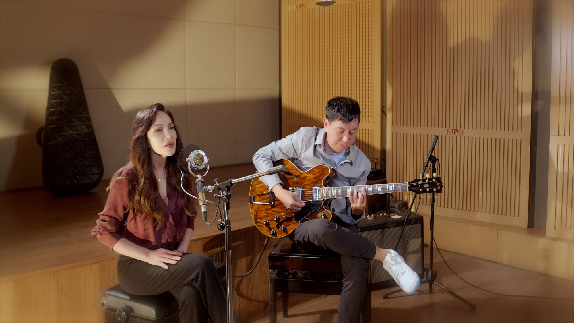 Nhạc sĩ Phương Uyên giúp "bạn đời" - ca sĩ Thanh Hà - hát Nỗi lòng