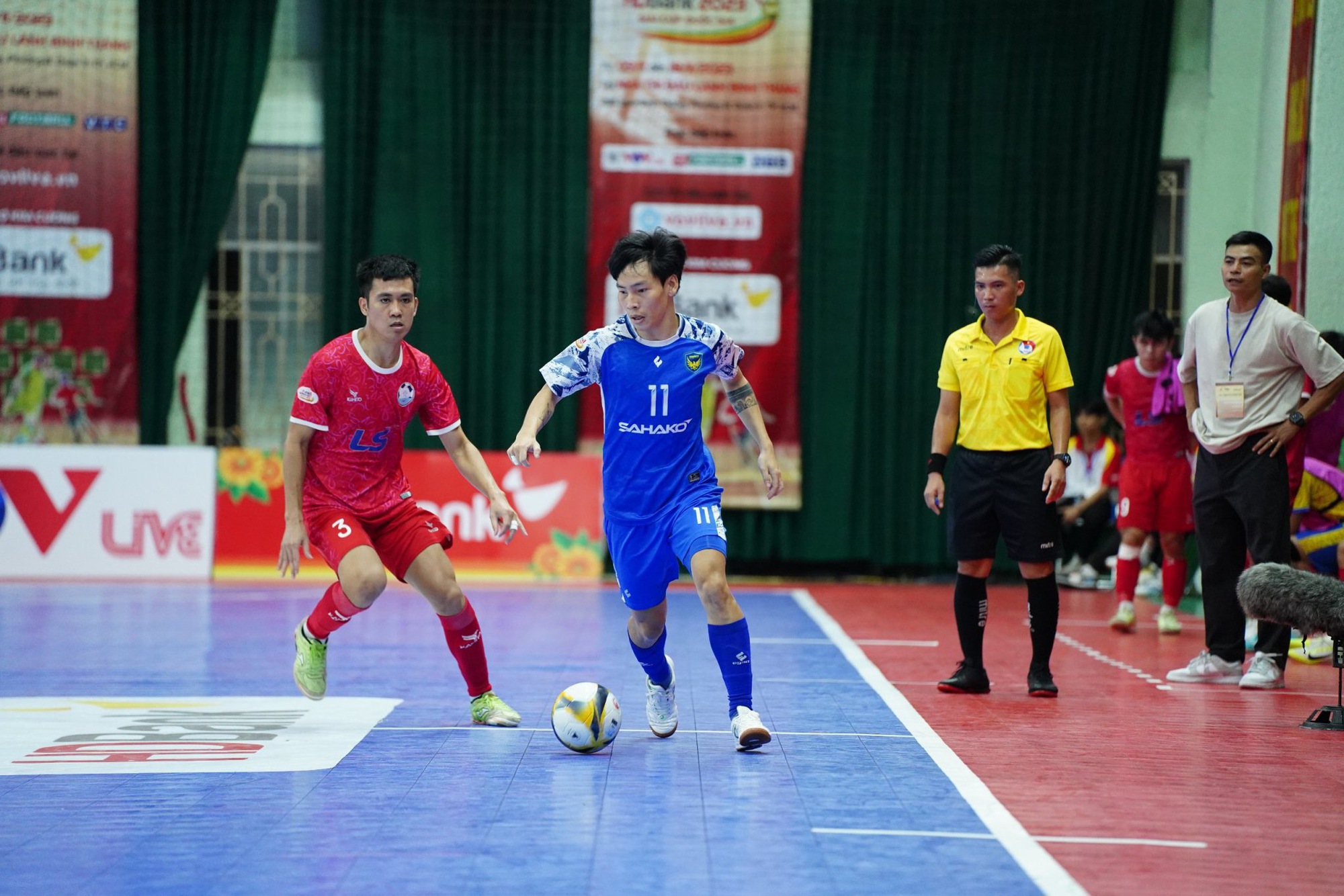 Futsal HDBank C&uacute;p quốc gia 2023: X&aacute;c định 4 đội mạnh nhất v&agrave;o b&aacute;n kết - Ảnh 3.