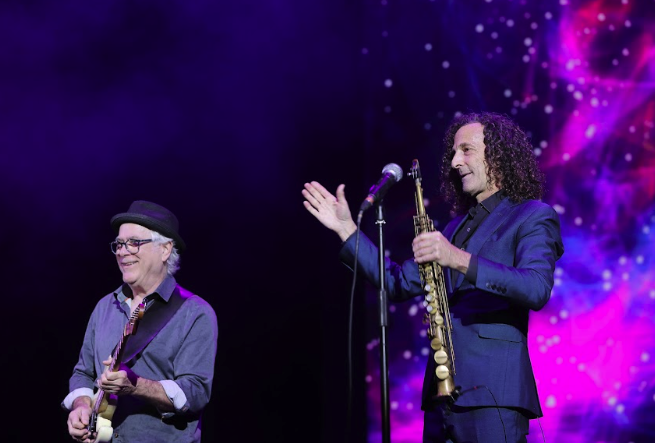 Kenny G m&ecirc; hoặc kh&aacute;n giả bằng những giai điệu bất hủ - Ảnh 7.