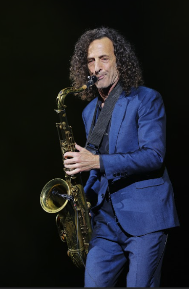 Kenny G m&ecirc; hoặc kh&aacute;n giả bằng những giai điệu bất hủ - Ảnh 4.
