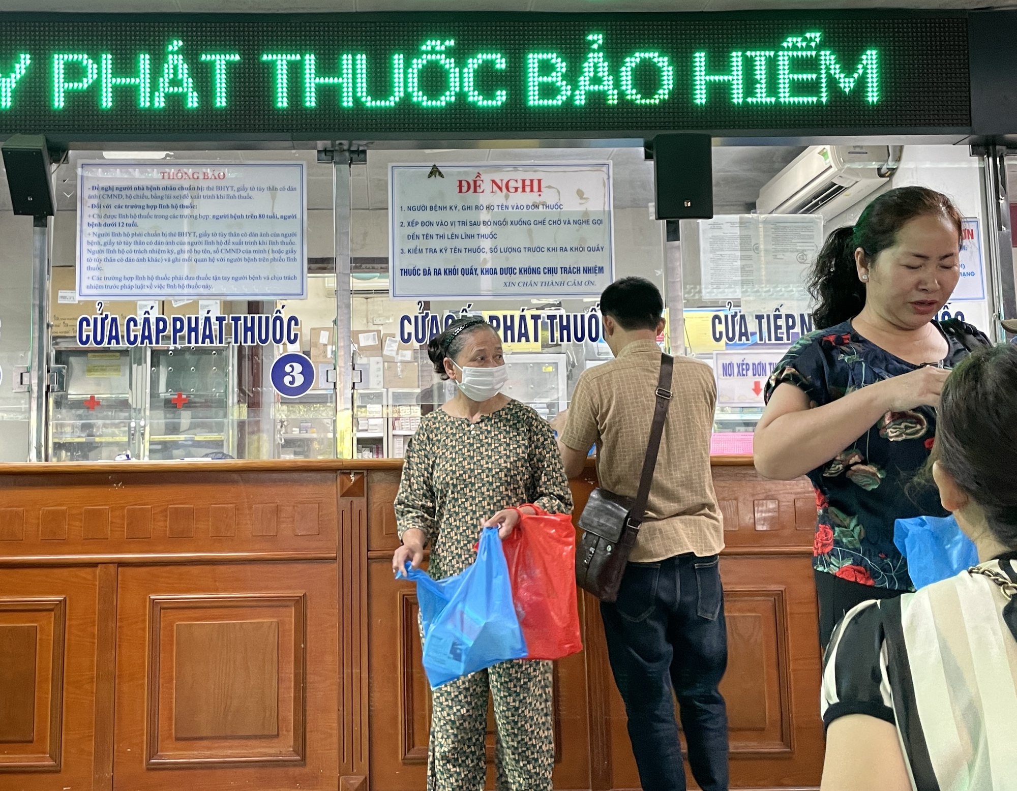 Bộ Y tế th&ocirc;ng tin những giấy tờ thay thế thẻ BHYT khi kh&aacute;m chữa bệnh - Ảnh 1.