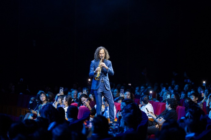 Nam A Bank đồng hành Kenny G Live In Vietnam lan toả giá trị nghệ thuật và nhân văn - Ảnh 1.