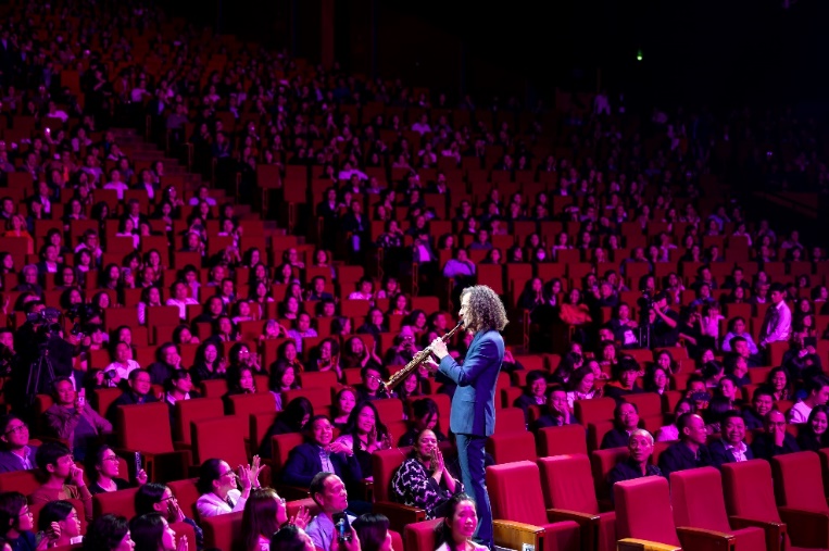 Nam A Bank đồng hành Kenny G Live In Vietnam lan toả giá trị nghệ thuật và nhân văn - Ảnh 2.