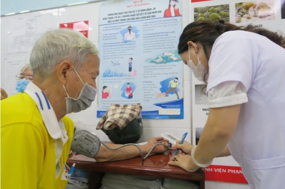 TP HCM: Trạm y tế "hút khách" người bệnh đái tháo đường đến khám