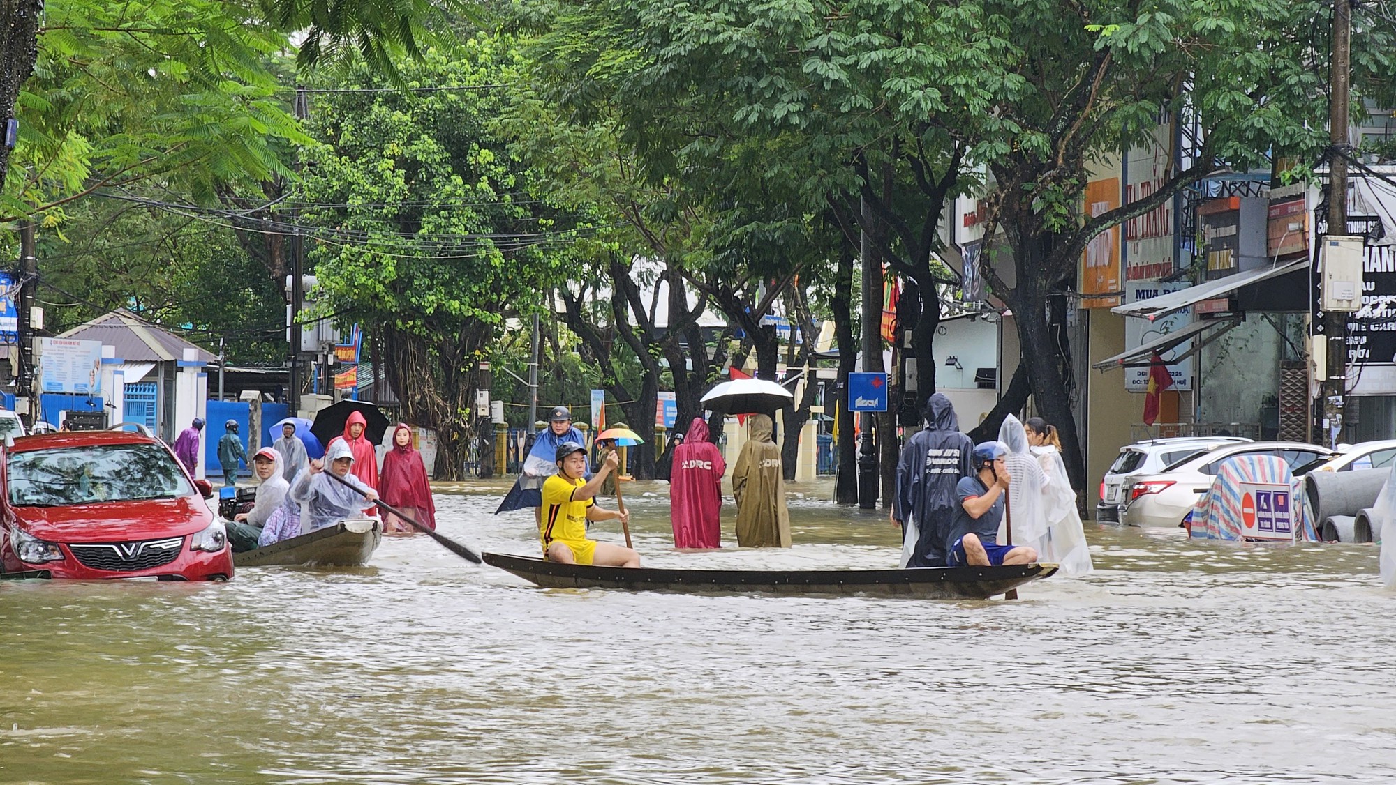Thủy lợi, thủy điện đ&atilde; cắt được bao nhi&ecirc;u lũ cho s&ocirc;ng Hương? - Ảnh 2.