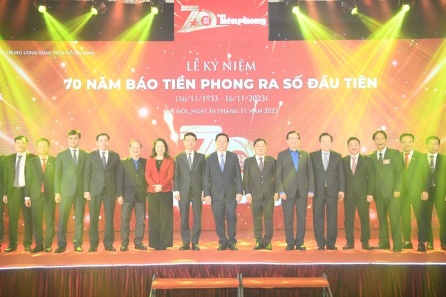 B&aacute;o Tiền Phong kỷ niệm 70 năm xuất bản số b&aacute;o đầu ti&ecirc;n - Ảnh 4.
