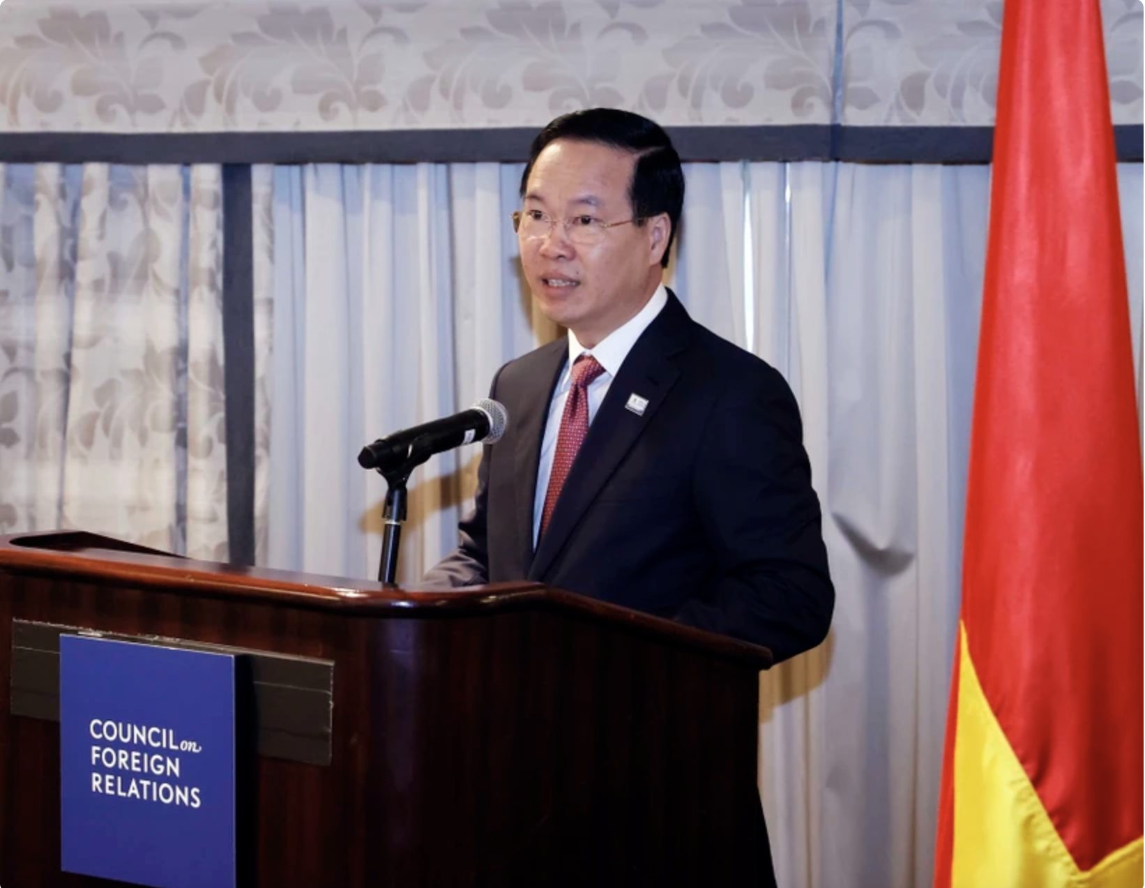 Chủ tịch nước V&otilde; Văn Thưởng trực tiếp trả lời c&acirc;u hỏi của học giả Mỹ về b&aacute;n dẫn, Vinfast - Ảnh 3.