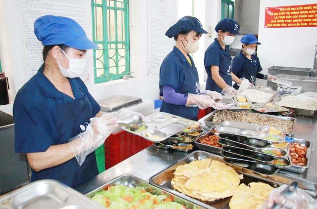 Bảo đảm an toàn thực phẩm trong trường học - Ảnh 2.