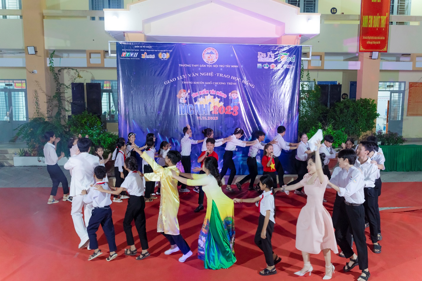 T&igrave;m kiếm t&agrave;i năng MC nh&iacute; giao lưu v&agrave; tặng qu&agrave; cho học sinh trường Nội tr&uacute; d&acirc;n tộc T&acirc;y Ninh - Ảnh 5.