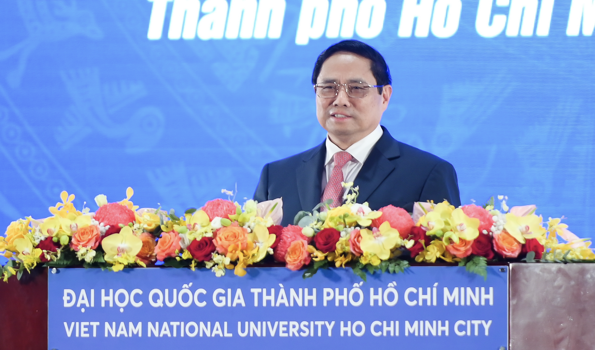 Thủ tướng Phạm Minh Ch&iacute;nh lưu &yacute; ĐHQG TP HCM nhiều vấn đề quan trọng - Ảnh 1.