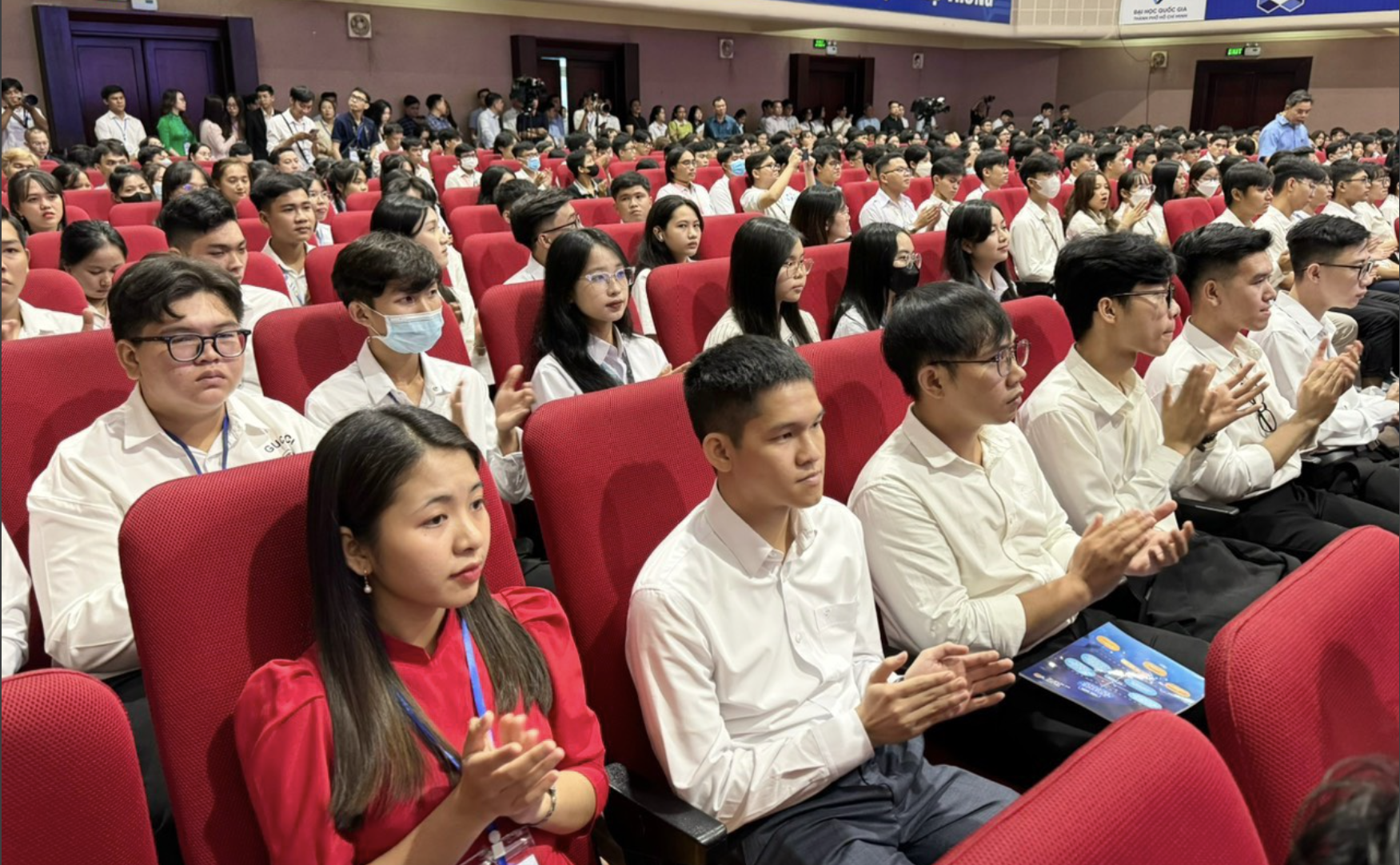 Thủ tướng Phạm Minh Ch&iacute;nh lưu &yacute; ĐHQG TP HCM nhiều vấn đề quan trọng - Ảnh 3.