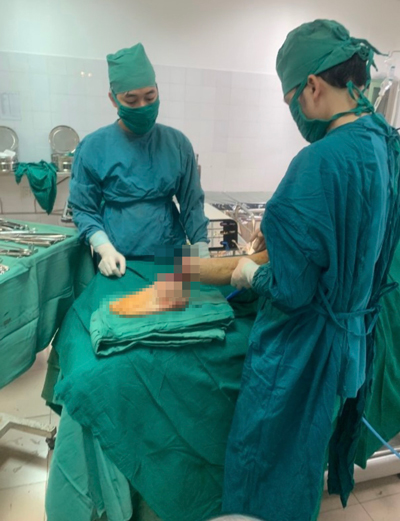 CUỘC THI VIẾT “NGƯỜI THẦY THUỐC TRONG TÔI”: Cứu người không chỉ là mệnh lệnh!- Ảnh 1.