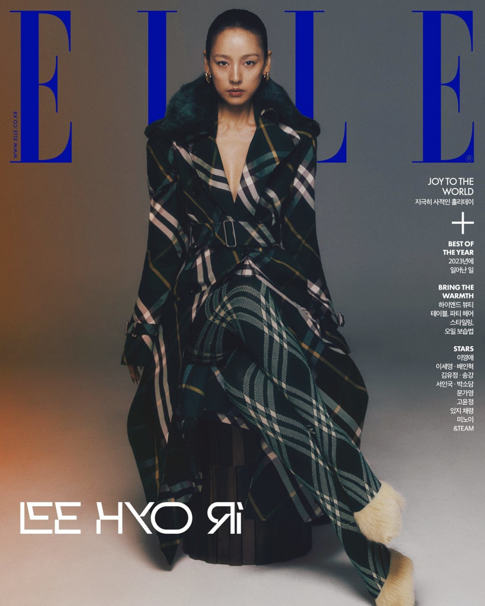 &ldquo;Nữ ho&agrave;ng gợi cảm&rdquo; Lee Hyori t&aacute;o bạo với ngực trần - Ảnh 2.