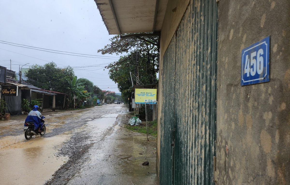 Đường nát bươm, nhà nứt toác sau thi công cao tốc Bắc - Nam - Ảnh 7.