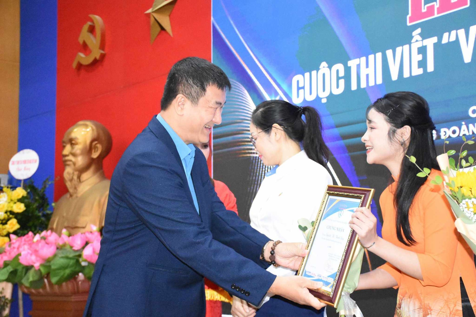 Kỷ niệm 94 năm ng&agrave;y Tạp ch&iacute; Lao động v&agrave; C&ocirc;ng đo&agrave;n xuất bản số đầu - Ảnh 3.