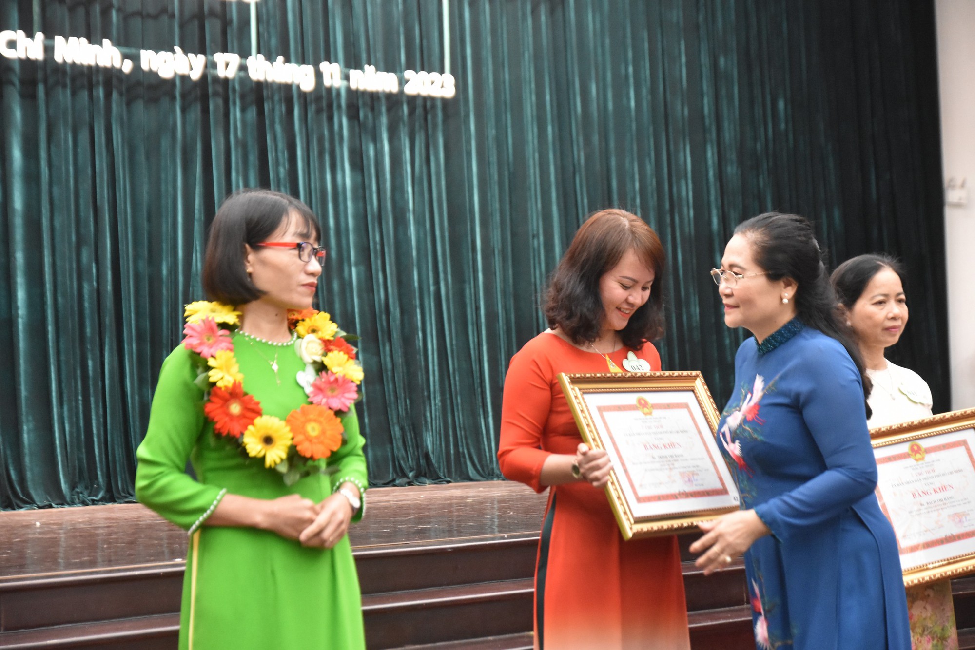 Mong thầy c&ocirc; ch&aacute;y hết m&igrave;nh với sự nghiệp trồng người - Ảnh 1.