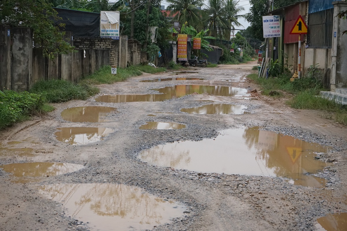 Đường nát bươm, nhà nứt toác sau thi công cao tốc Bắc - Nam - Ảnh 9.
