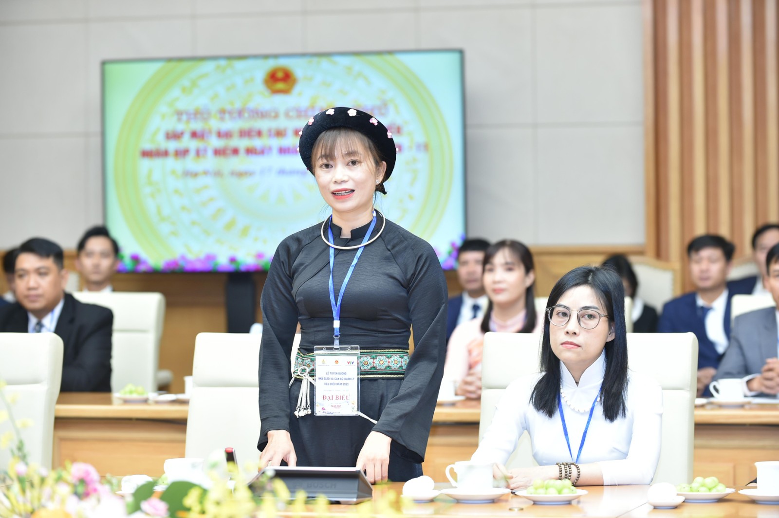 Thủ tướng: Chung sức với c&aacute;c thầy c&ocirc; trong sự nghiệp trồng người - Ảnh 4.