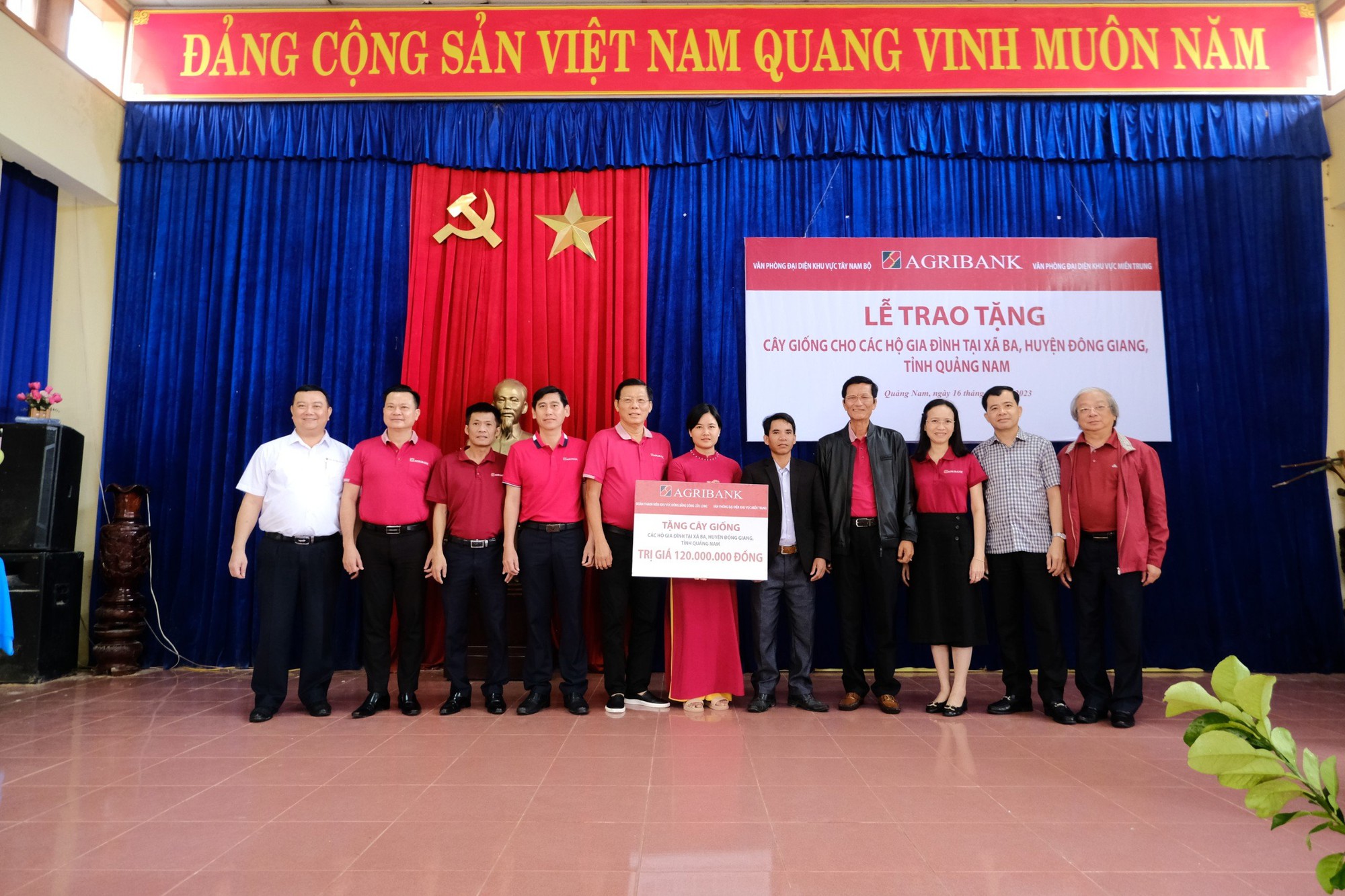 Agribank khu vực Tây Nam Bộ trao sinh kế cho bà con ở Quảng Nam - Ảnh 4.