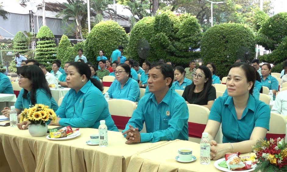 Khởi c&ocirc;ng n&acirc;ng cấp hồ bơi Cung Văn h&oacute;a Lao động TP HCM - Ảnh 2.