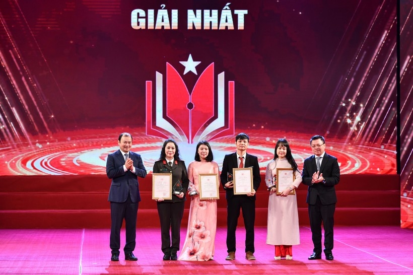 Trao giải báo chí toàn quốc "Vì sự nghiệp giáo dục Việt Nam"