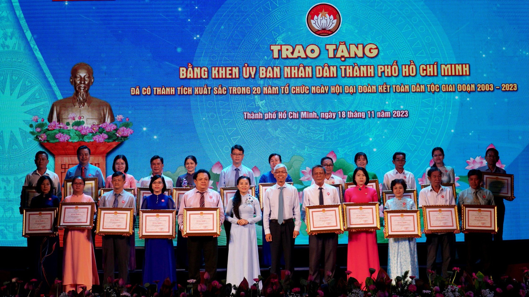 Ngày hội Đại đoàn kết toàn dân tộc trở thành đợt hoạt động chính trị sâu rộng - Ảnh 2.