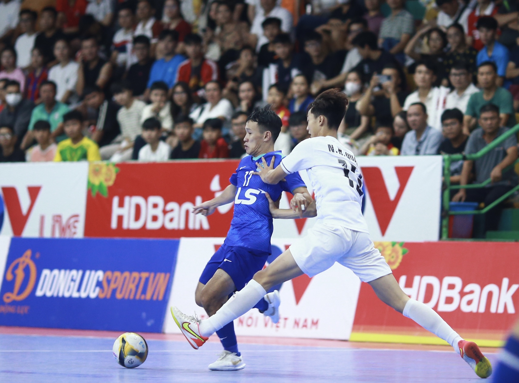 Futsal C&uacute;p quốc gia 2023: Th&aacute;i Sơn Nam v&ocirc; địch, ho&agrave;n tất c&uacute; đ&uacute;p danh hiệu - Ảnh 3.