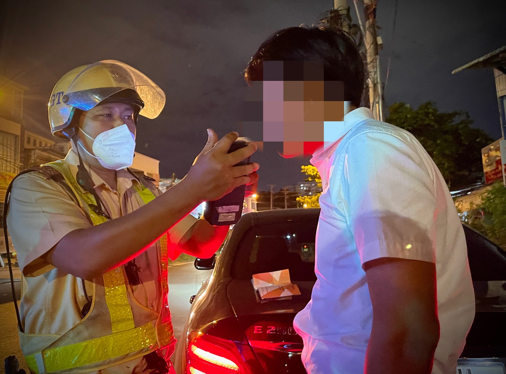 CSGT thổi cồn ở TP Thủ Đức: Giảng vi&ecirc;n n&oacute;i uống &iacute;t, tổng gi&aacute;m đốc khai dư &acirc;m - Ảnh 5.