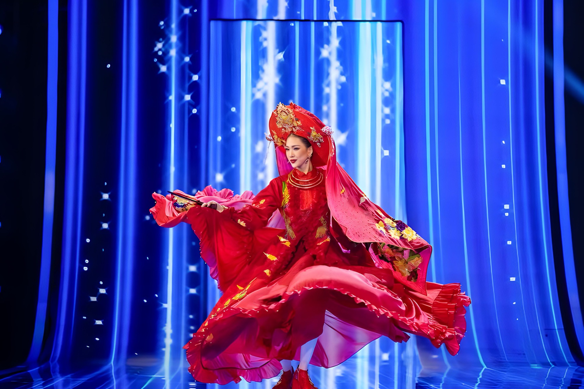 Chung kết Miss Universe 2023: Độc đ&aacute;o v&aacute;y dạ hội của người đẹp Việt - Ảnh 3.