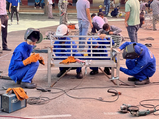 Người lao động đi trễ, về sớm, doanh nghiệp có được trừ lương? - Ảnh 3.
