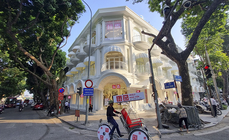 Khai trương cửa h&agrave;ng UNIQLO Ho&agrave;n Kiếm, TokyoLife sinh nhật 7 tuổi - Ảnh 2.