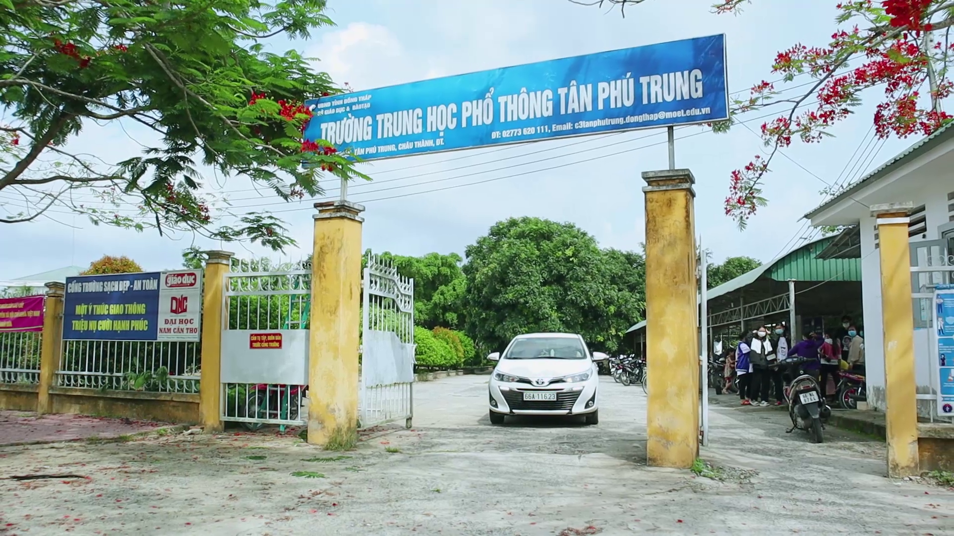 Ph&oacute; hiệu trưởng ở Đồng Th&aacute;p tử vong trong tư thế treo cổ