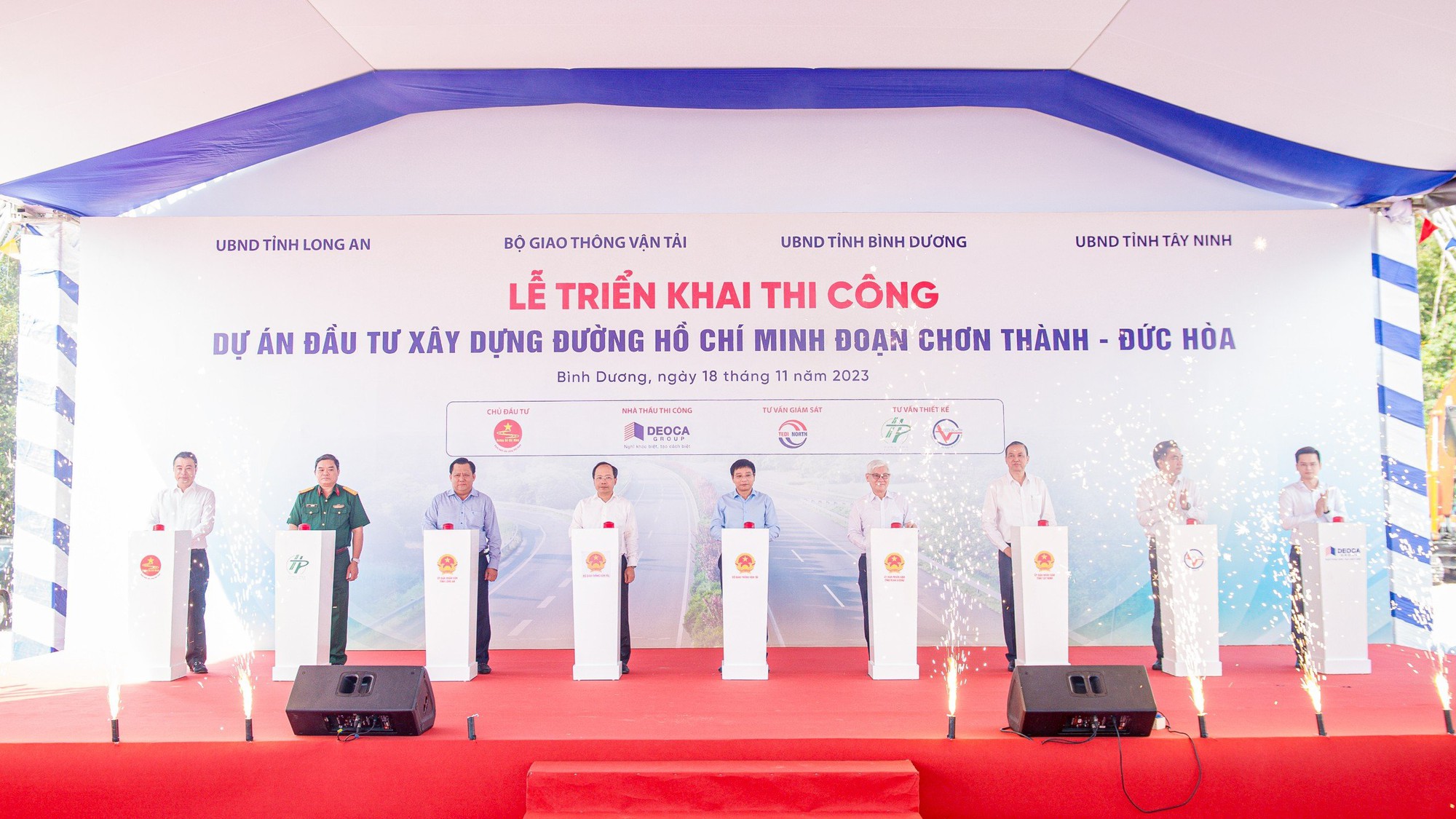 Bộ trưởng Nguyễn Văn Thắng dự lễ triển khai dự án đường Hồ Chí Minh đoạn Chơn Thành - Đức Hòa - Ảnh 1.