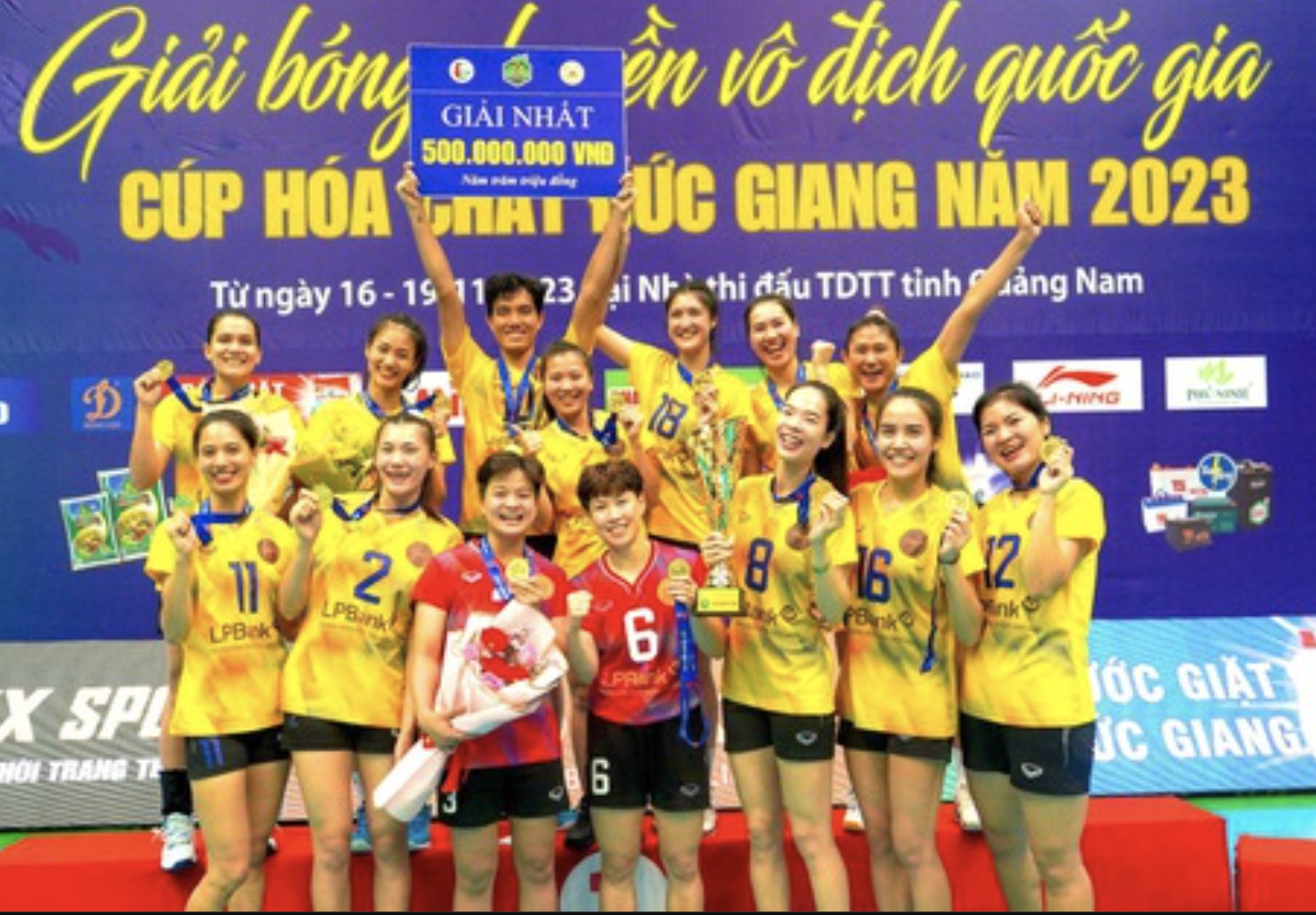 Ninh Bình LPBank lần đầu lên ngôi Hậu, Hóa chất Đức Giang 4 lần gục ngã ở chung kết