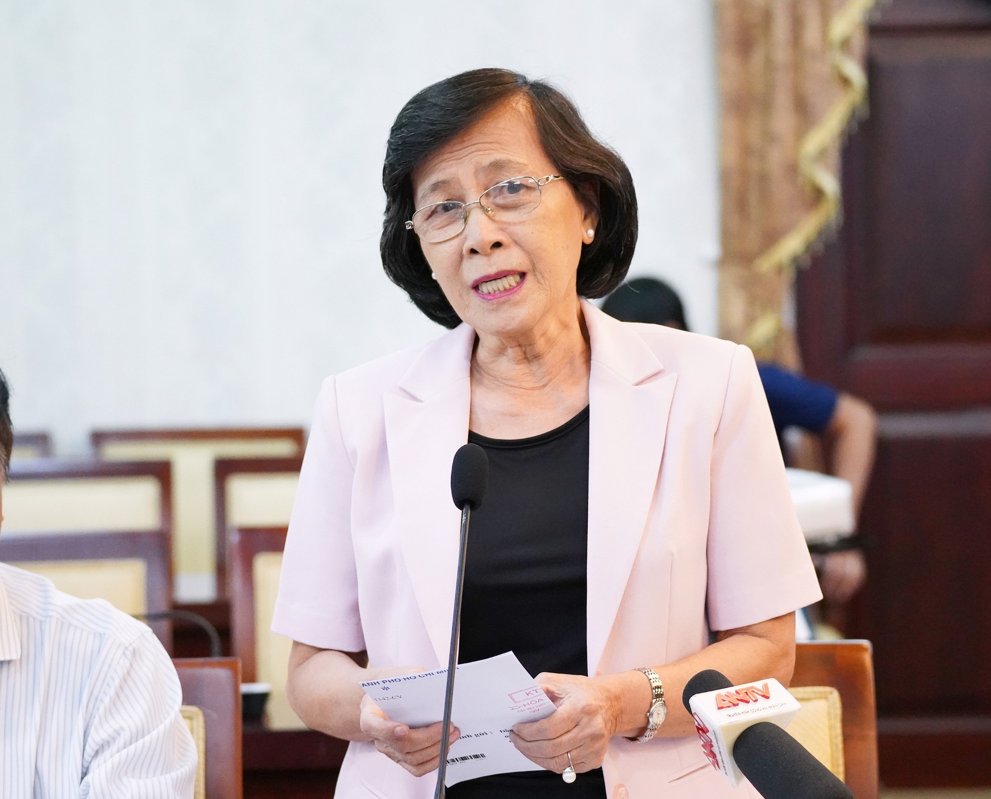 2-11 Phạm Phương Thảo