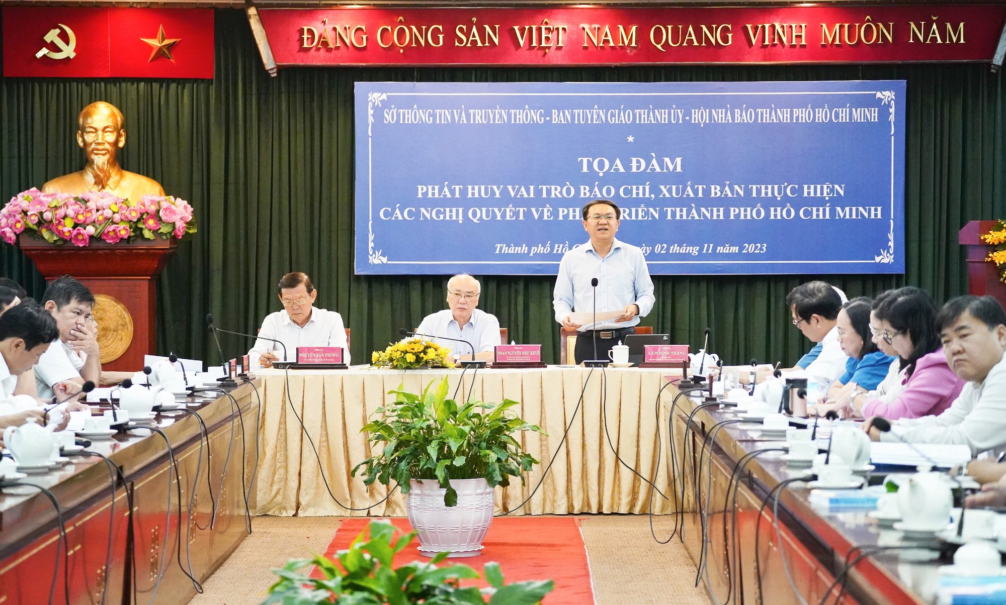 Vai tr&ograve; b&aacute;o ch&iacute; xuất bản trong thực hiện c&aacute;c nghị quyết về ph&aacute;t triển TP HCM - Ảnh 1.