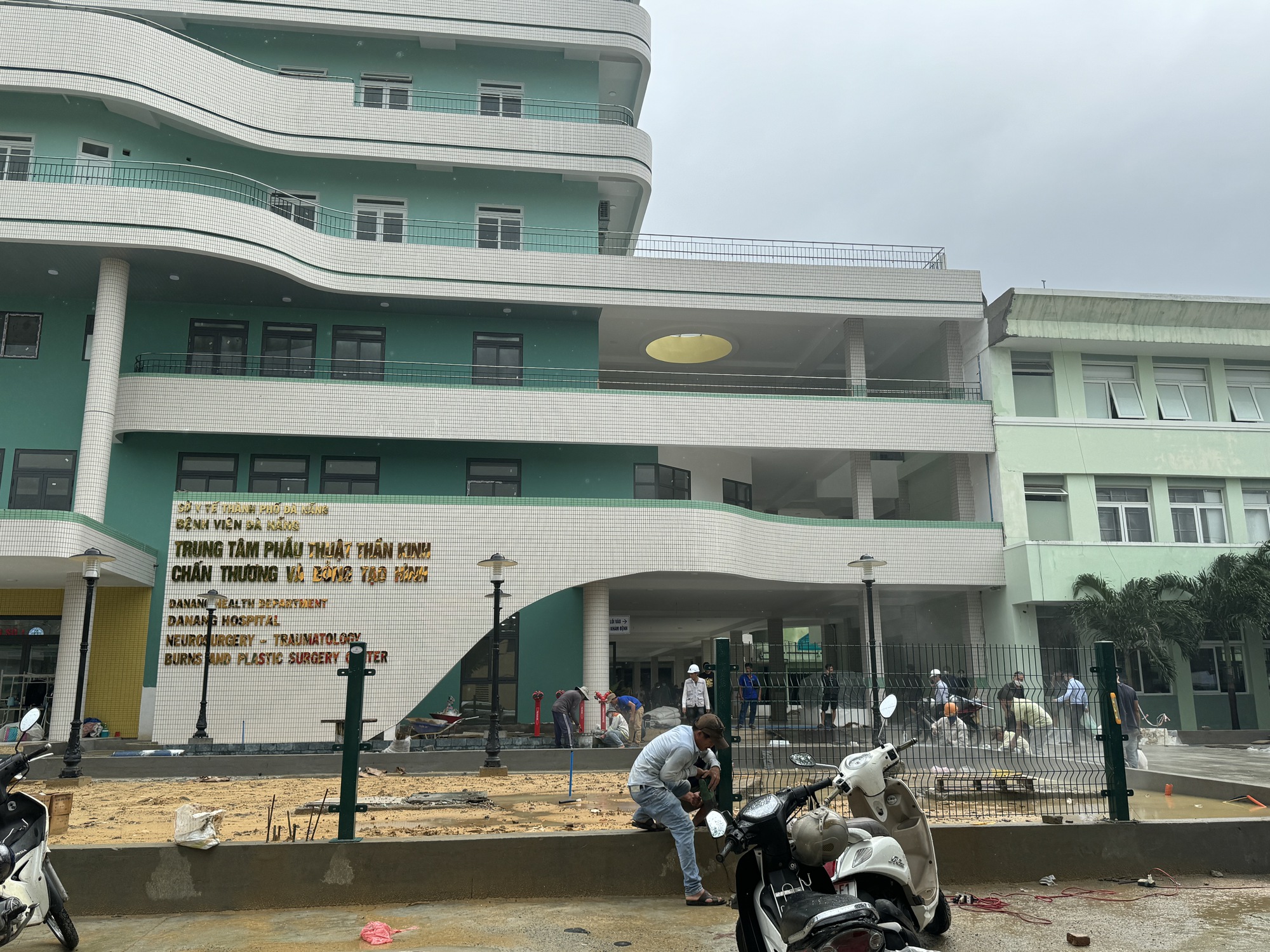 Vượt khó để đưa 2 dự án y tế trọng điểm của Đà Nẵng về đích - Ảnh 3.