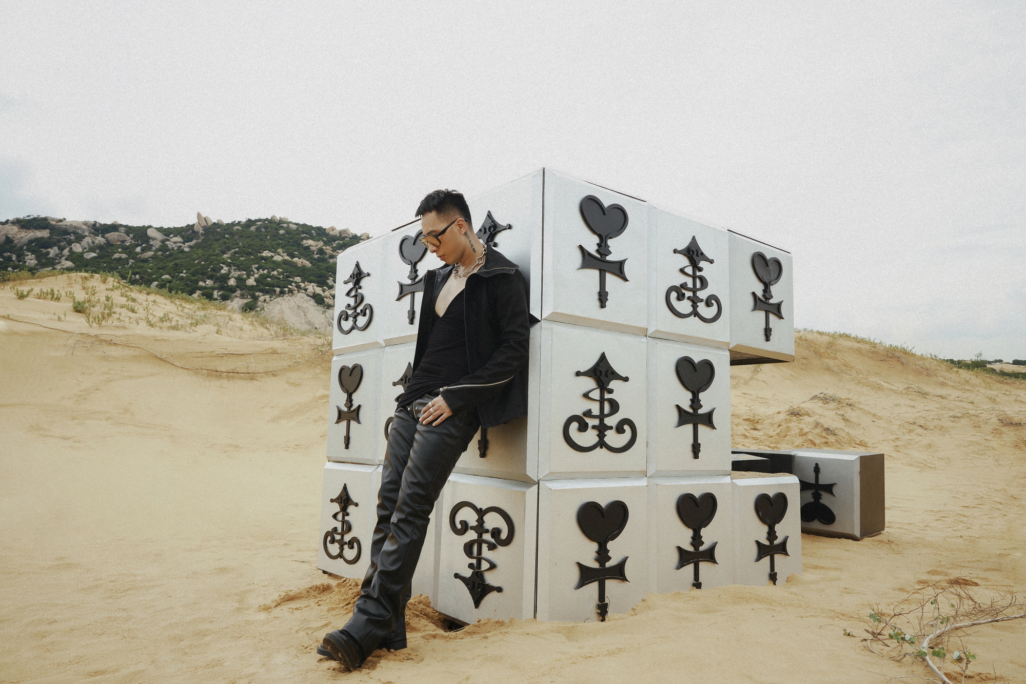 Bộ đ&ocirc;i hit maker Only C - Karik quậy tưng l&agrave;ng nhạc Việt - Ảnh 4.