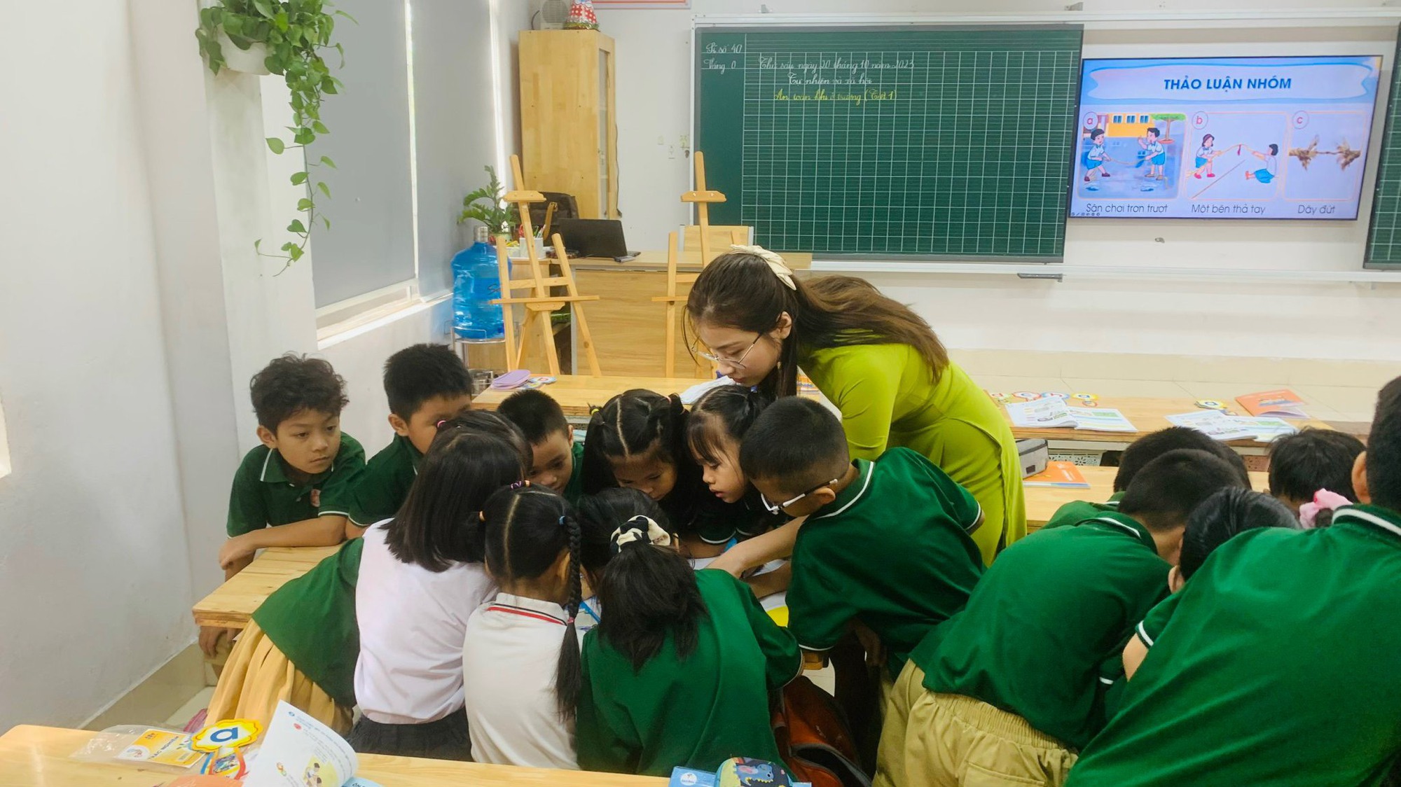 Thiết kế b&agrave;i giảng ấn tượng, c&ocirc; gi&aacute;o gen Z được phụ huynh &ldquo;truy t&igrave;m&rdquo; - Ảnh 6.