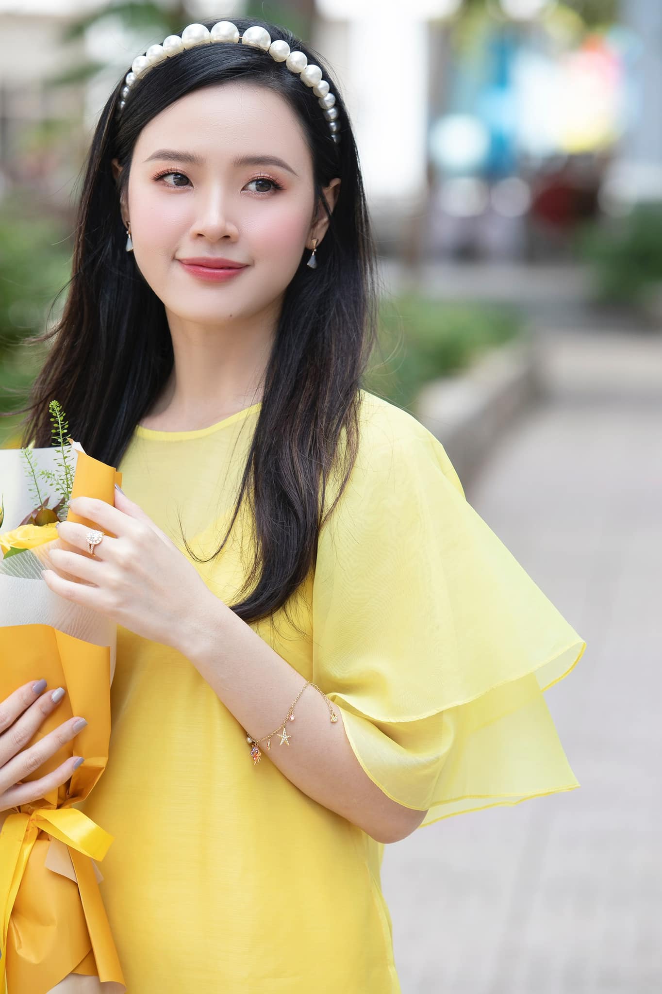 Showbiz Việt: Loạt sao mừng ng&agrave;y 20 -11 - Ảnh 4.